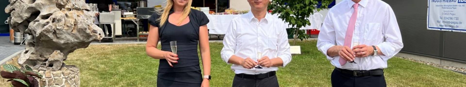 mingzhi mit bürgermeisterin und landrat