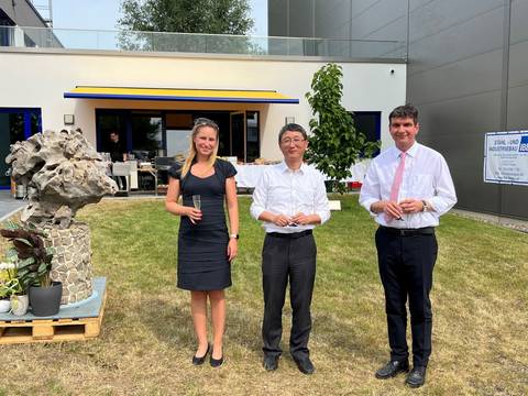 mingzhi mit bürgermeisterin und landrat